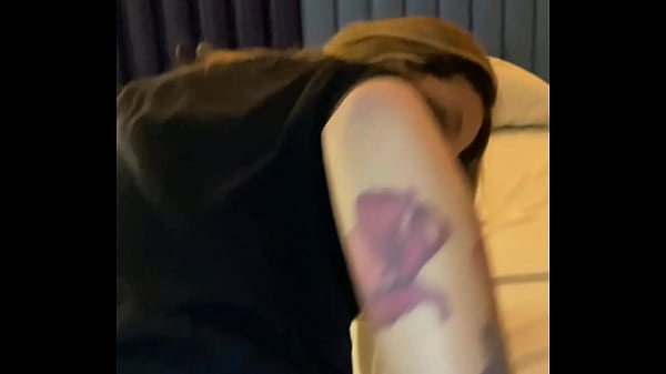 Arrombei tão gostoso o cu dessa gostosa que ela acabou sujando tudo no anal intenso.